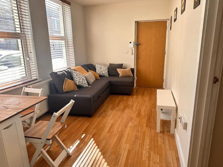 2 Bedroom Apartment In Se13 London Eksteriør bilde