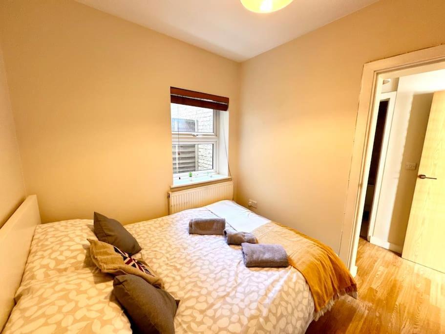 2 Bedroom Apartment In Se13 London Eksteriør bilde