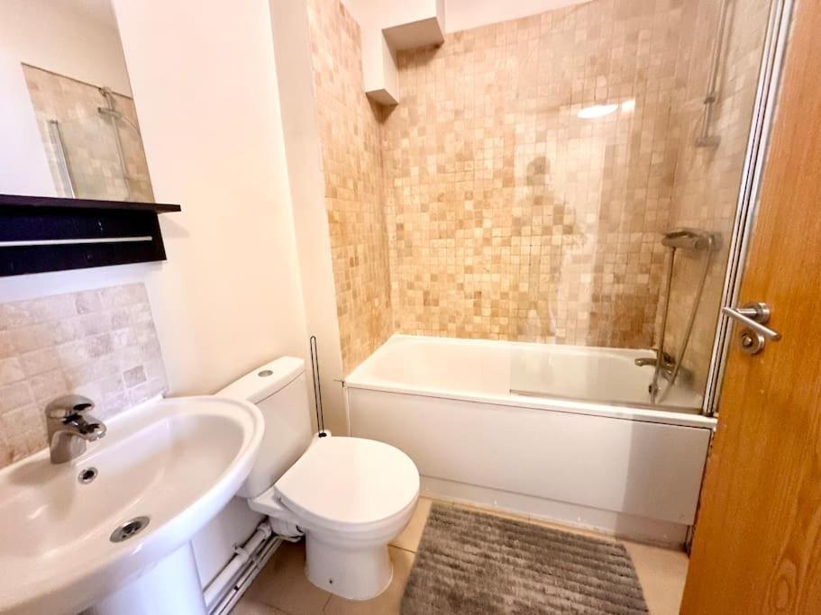 2 Bedroom Apartment In Se13 London Eksteriør bilde