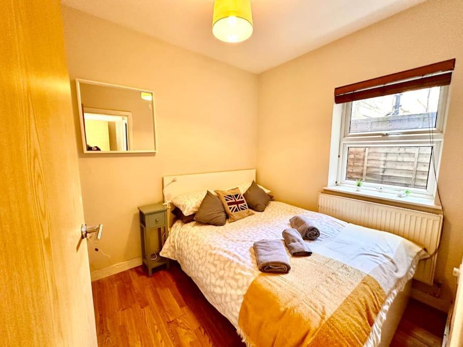 2 Bedroom Apartment In Se13 London Eksteriør bilde