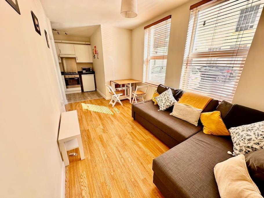 2 Bedroom Apartment In Se13 London Eksteriør bilde